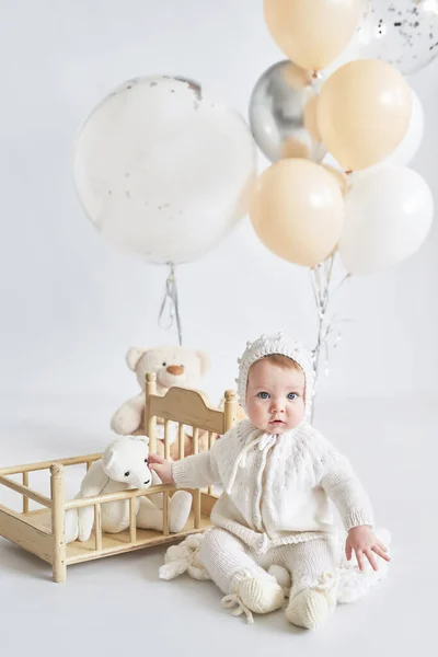 Aniversário Criança Criança Com Balões Brinquedos Feliz Aniversário Celebração Primeiro — Fotografia de Stock