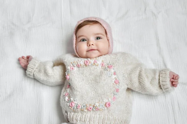 Menina Bebê Chapéu Malha Suéter Cartão Postal Dia Mãe Páscoa — Fotografia de Stock