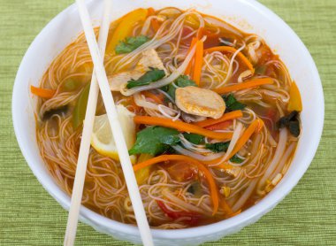 tavuk tom yum çorbası