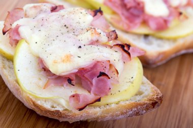 jambon ve armut meze