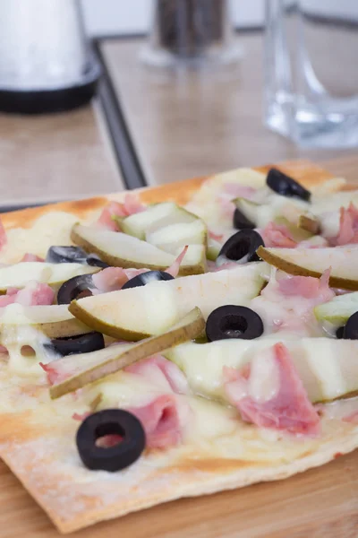 Pizza de corteza fina — Foto de Stock