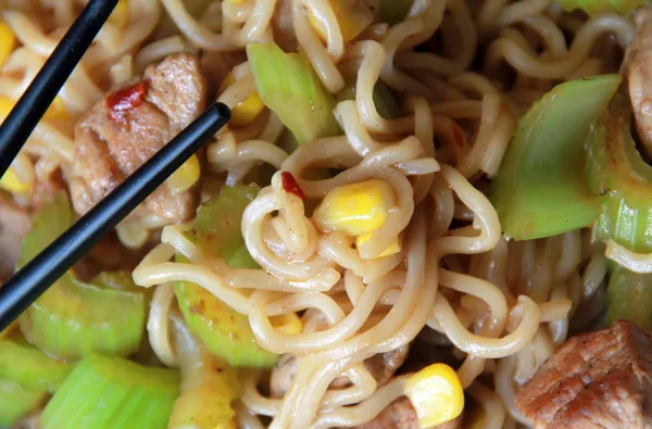 Sauté de cerdo y fideos — Foto de Stock