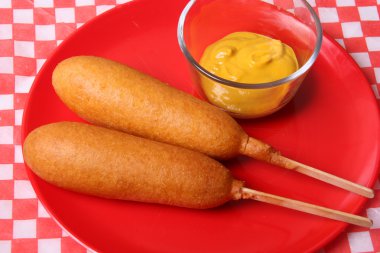 corndogs ve hardal