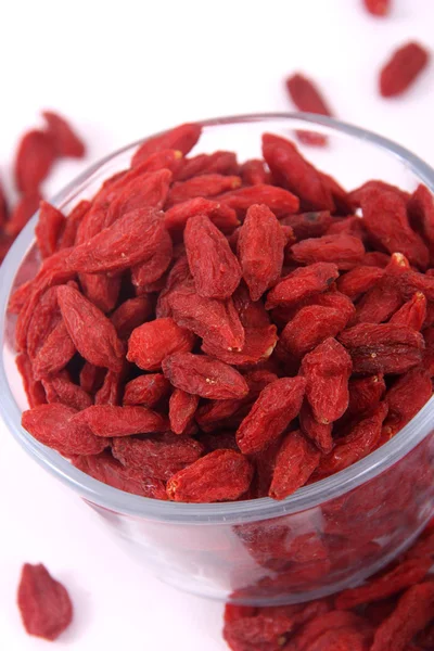 Bagas de goji em uma tigela — Fotografia de Stock