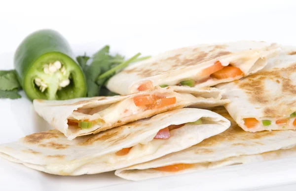 Quesadilla de frango isolado — Fotografia de Stock