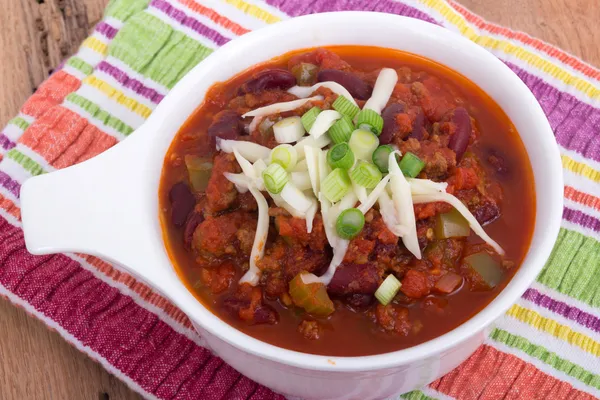 Chili con carne bowl — стоковое фото