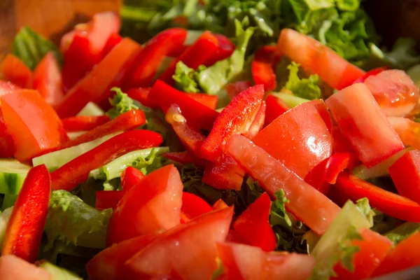 Salat mit gesundem Gemüse — Stockfoto