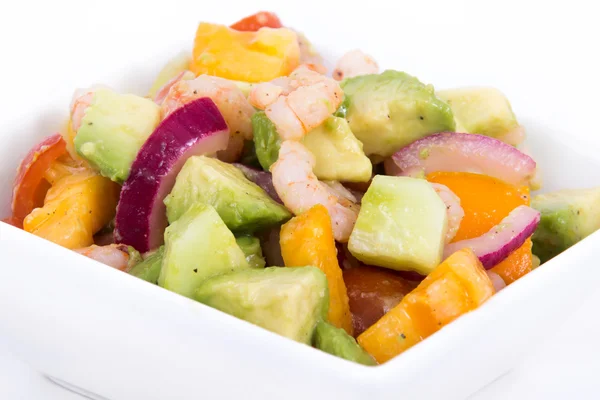 Ensalada de verano de camarones y aguacate — Foto de Stock