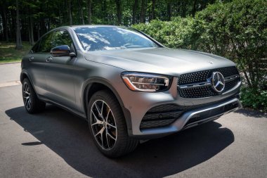 Sorel-Tracy, Kanada - Haziran 03 2022: Mercedez-Benz GLC 300 4Matic Coupe 2022
