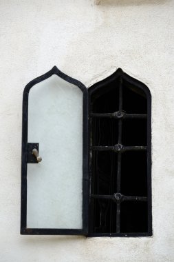 Kilise penceresi açın