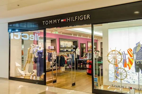 Tommy hilfiger sklep — Zdjęcie stockowe