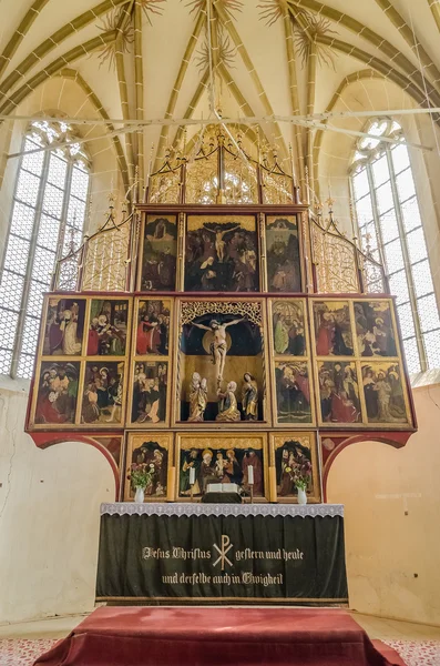 Befäst kyrka interiör i Transsylvanien — Stockfoto