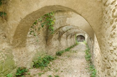 Kale zindan giden yol
