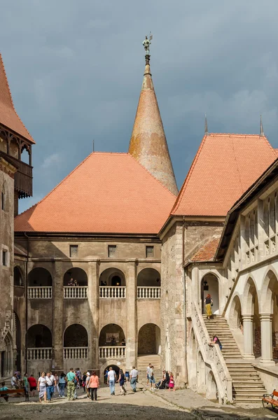 Palacio del Castillo de Corvin en Hunedoara, Rumania — Foto de Stock