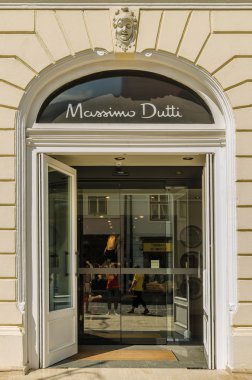 Massimo Dutti Store clipart
