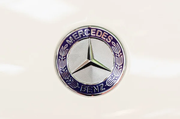 Mercedes benz işareti — Stok fotoğraf