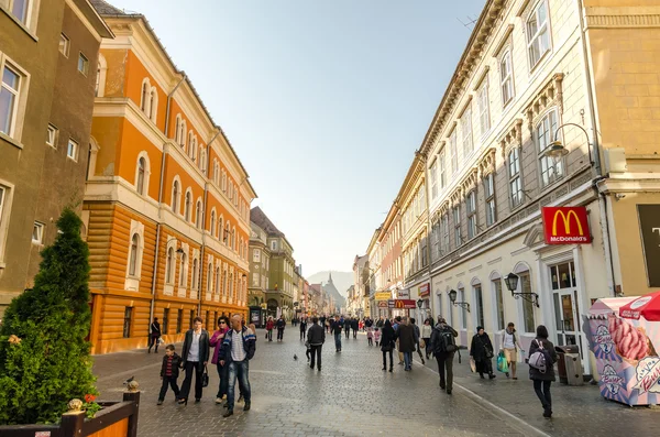 Hlavní ulice v Brasov — Stock fotografie