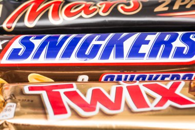 Snickers, mars ve twix çikolata bar