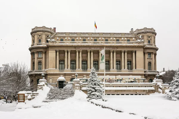 Première neige sur le cercle militaire national — Photo