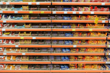 çikolatalı tatlılar Market raf