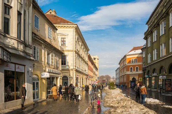 Toeristen een bezoek aan de historische oude centrum — 스톡 사진