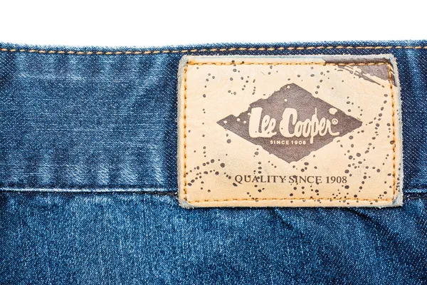 Лі Купер знак на сучасних сині джинси — стокове фото
