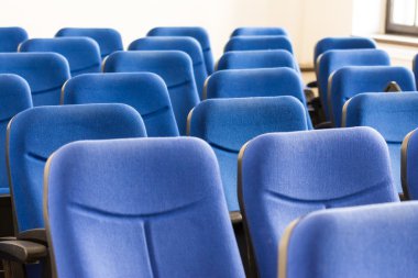 konferans odası mavi sandalye