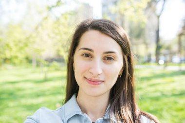 güzel genç kız öz portre çekici