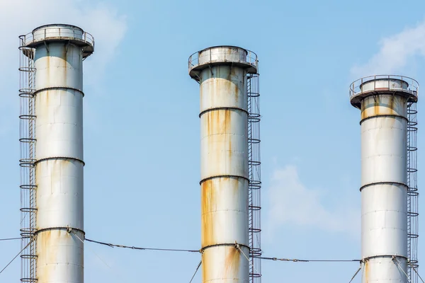 Chimeneas de fábrica de la central eléctrica del carbón — Foto de Stock