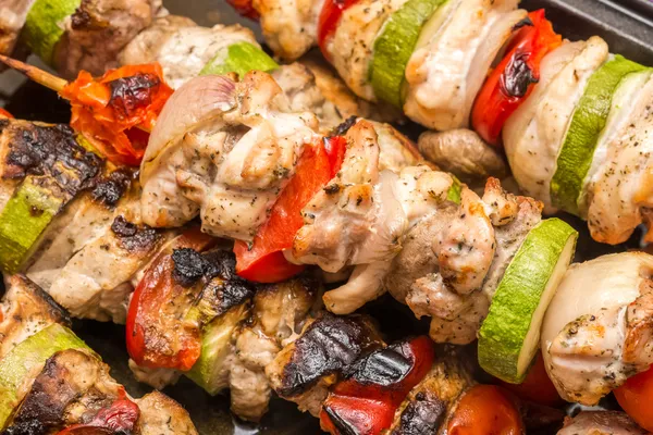 Barbecue shishkabob koken — Stockfoto