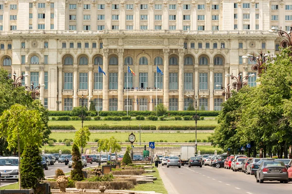 Istana Parlemen di Bucharest — Stok Foto