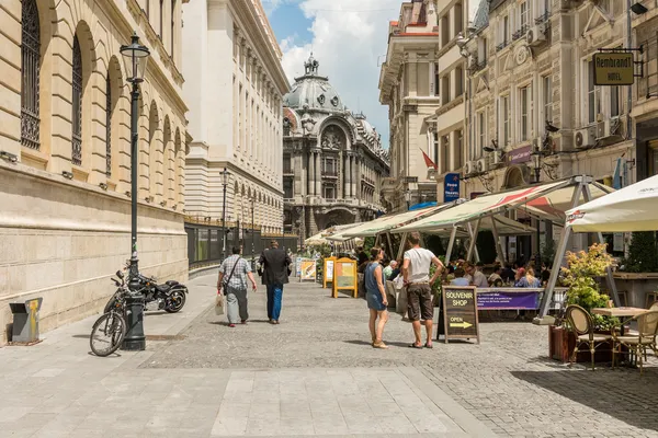 Tourists Visiting Downtown Bucharest — Stock Photo, Image