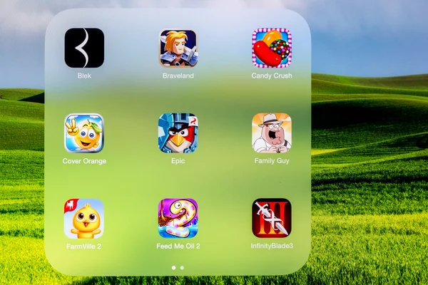 Games Folder On Apple iPad Air — Stock Photo, Image