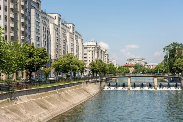 Fiume Dambovita a Bucarest — Foto Stock