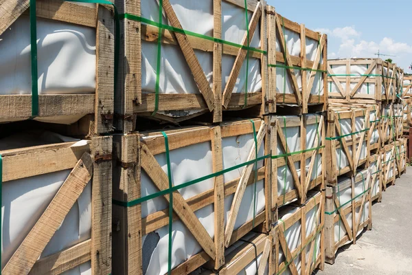 Palettenstapel Auf Baustelle — Stockfoto