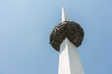 reborn Anıtı