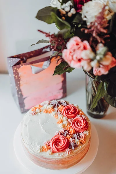 Anniversary Valentines Day Gift Homemade Classic Vanilla Marble Cream Cake — Stockfoto