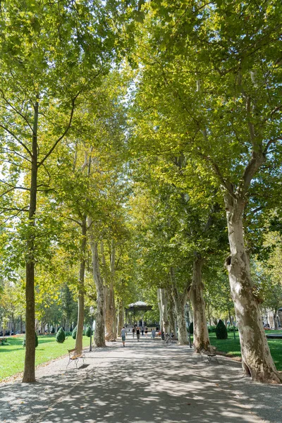 Zagreb Kroatia Lipiec 2021 Relaks Letni Dzień Zagrzebiu Central Park — Zdjęcie stockowe