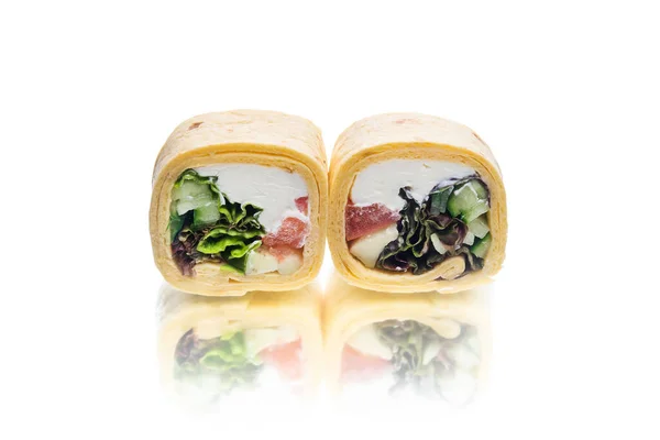 Dois Pedaços Rolo Sushi Vegetal Com Tortilla Queijo Topo Creme — Fotografia de Stock