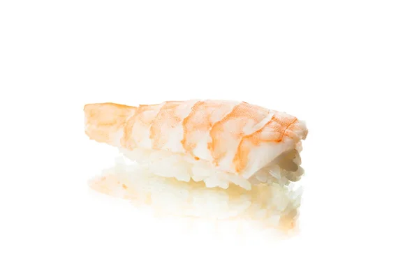 日本の海老握り寿司にご飯と黒虎エビが乗っています アジアの伝統料理 白い背景に反射して隔離された海鮮料理 — ストック写真