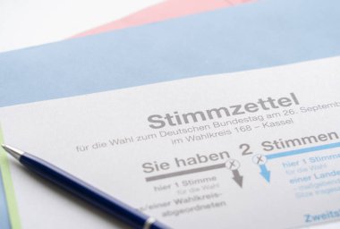 Almanya 'da ilk ve ikinci seçimler için yapılan siyasi seçimler için Alman oy pusulaları