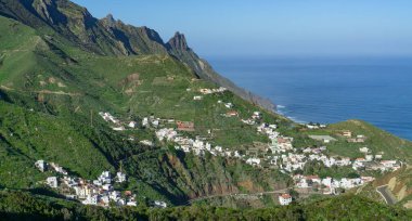 İspanya 'nın Tenerife kentindeki Tangana yakınlarındaki güzel Anaga Dağları