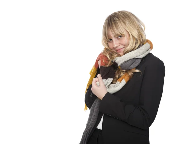 Stijlvolle vrouw in een winter sjaal — Stockfoto