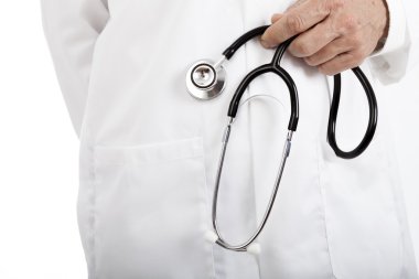 steteskop elinde tutan doktor