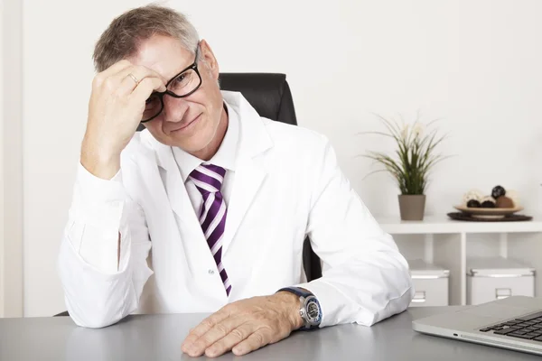 Male Doctor Not Feeling Well — Stock Photo, Image