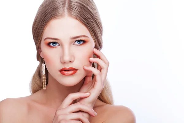 Beautiful blonde woman. Beautiful makeup — Stock Photo, Image