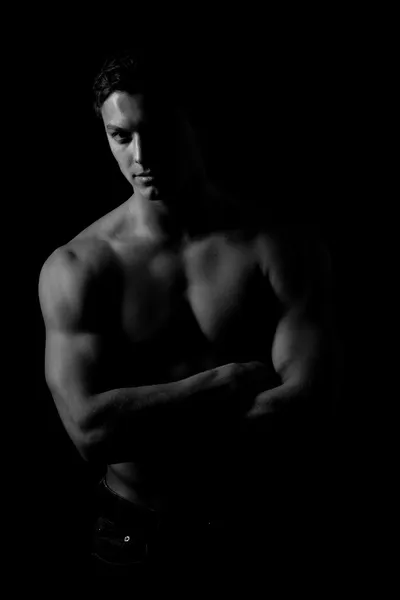 완벽 한 시체와 함께 근육 섹시 한 벌 거 벗은 젊은 남자