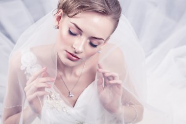 Gelin portresi. gelinlik. Stüdyo vurdu.