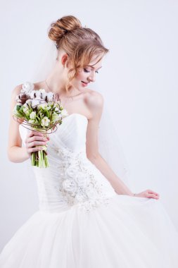 Gelin portrait.wedding elbise. düğün çiçekleri