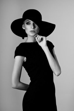 zarif kadının siyah beyaz portre